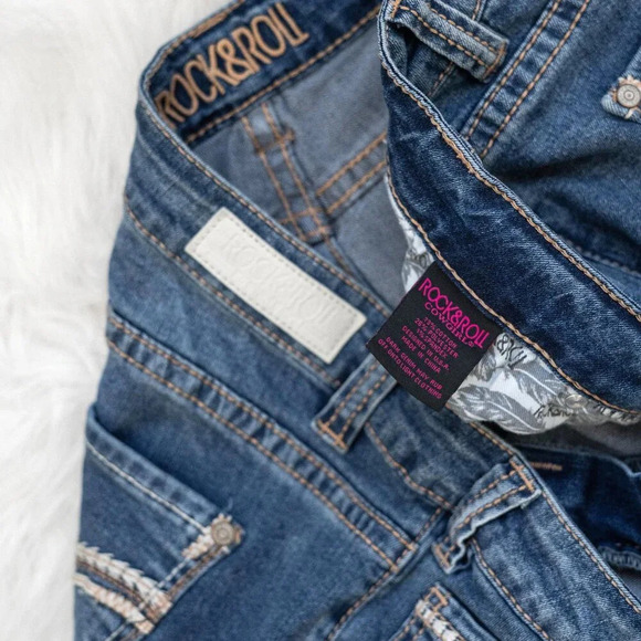 ROCK & ROLL COWGIRL JEANS RIVAL LOW RISE BOOTCUT SZ W31 L34 - Picture 4 of 9